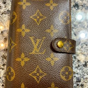 Small ring Loui Vuitton agenda LIKE NEW!